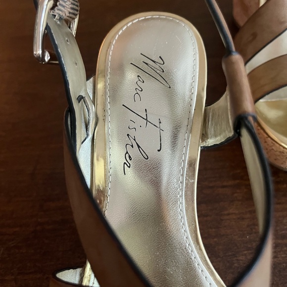 Women's Brown Blow Fish Strappy Sandals - Picture 4 of 4